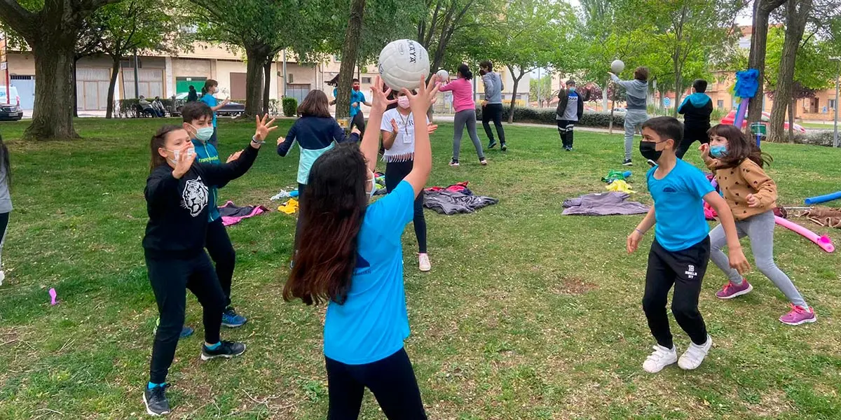 CP Monte San Juli&aacute;n D&iacute;a de la Educaci&oacute;n F&iacute;sica en la calle 1