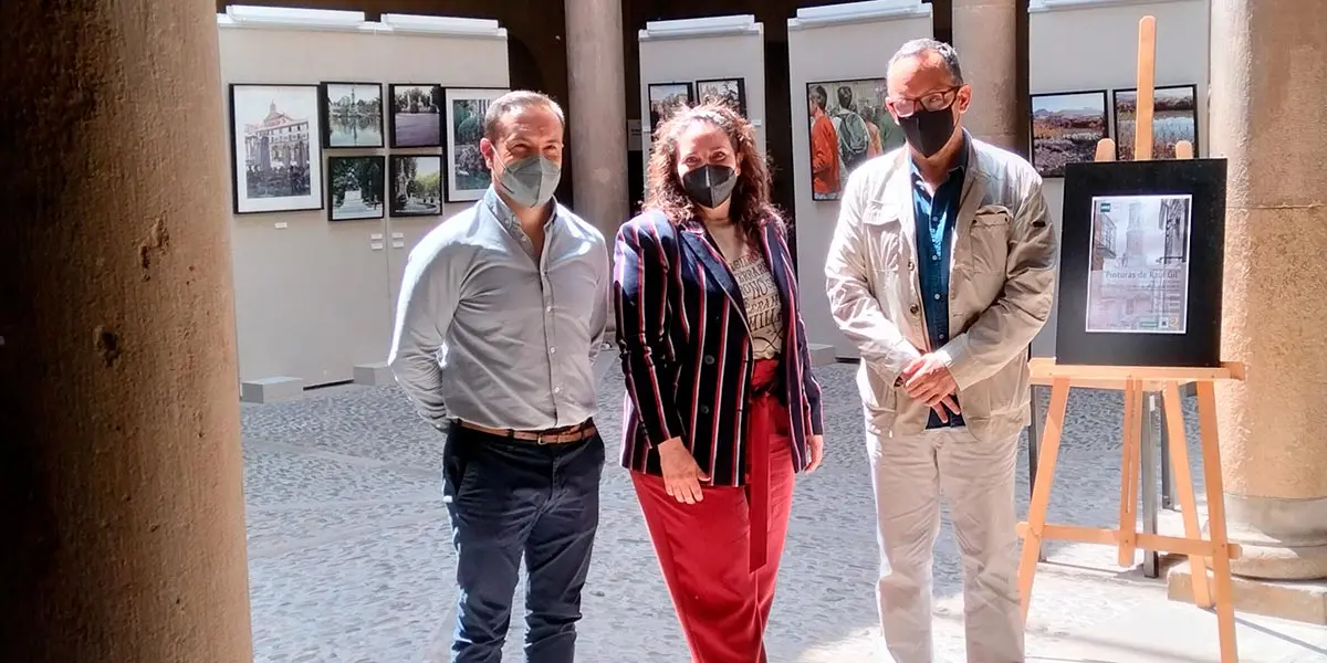 Luis J. Fern&aacute;ndez Rodr&iacute;guez, director de la UNED de Tudela; Rub&eacute;n Marco Armingol, alcalde de Mall&eacute;n y Marta G&oacute;mara Miram&oacute;n, Arque&oacute;loga y Directora del Plan de Investigaci&oacute;n del Proyecto Belsinon