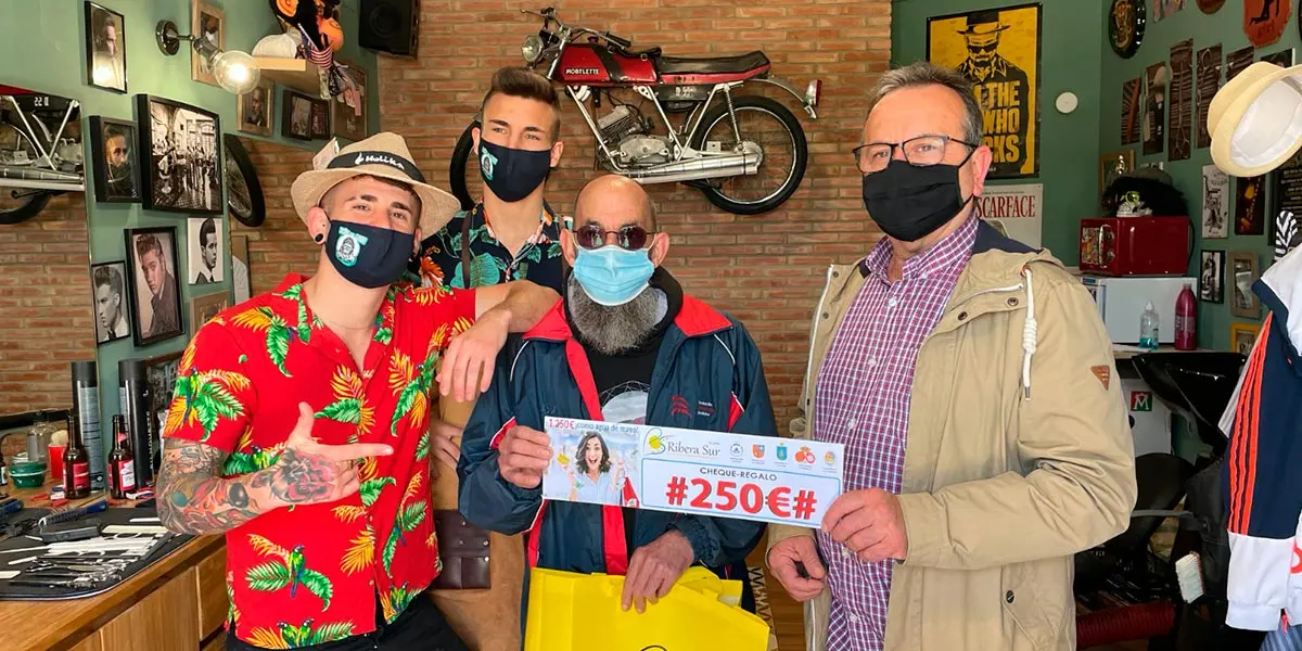 Miguel &Aacute;ngel Monte Litago, fue el ganador de Cortes gracias a que registr&oacute; el c&oacute;digo que le entregaron en la Barber&iacute;a Ca&ntilde;a Al Mono