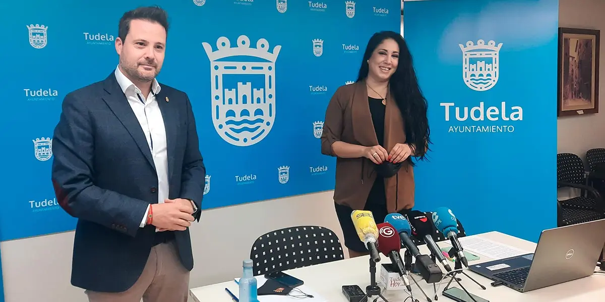 El alcalde Alejandro Toquero y la edil de festejos Ver&oacute;nica Gormedino han presentado el programa Santanica de mi alma 2021, del 16 de julio al 15 de agosto