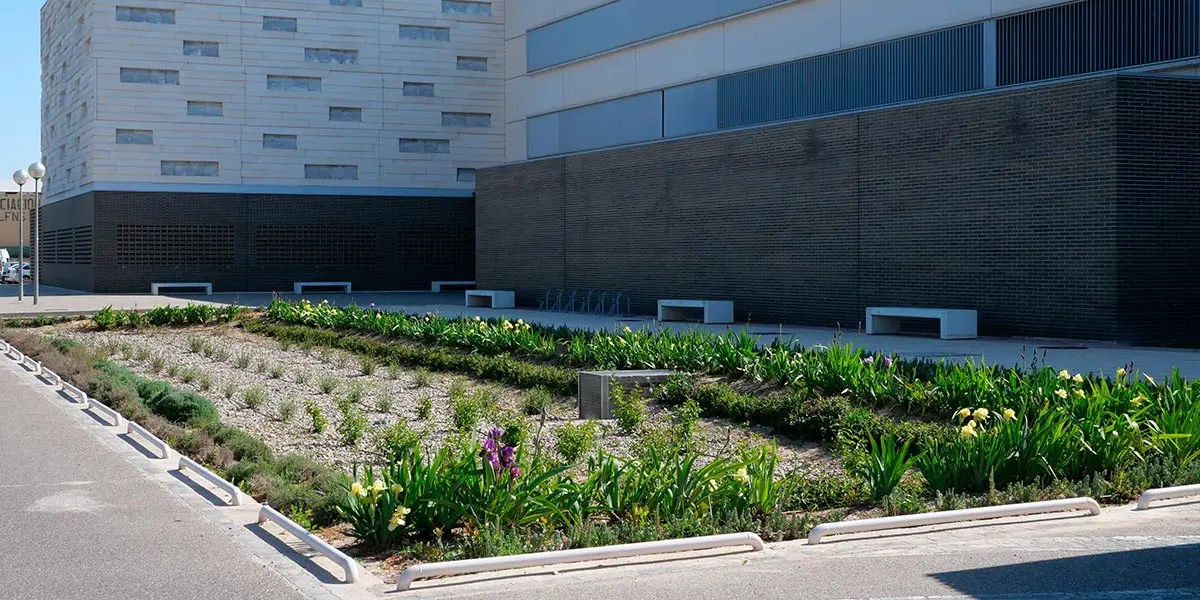 Jard&iacute;n instalado en la UPNA de Tudela