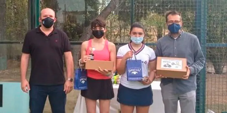 Las campeonas Maite Sesma y Elisa Montilla de 1&ordf; categor&iacute;a femenina