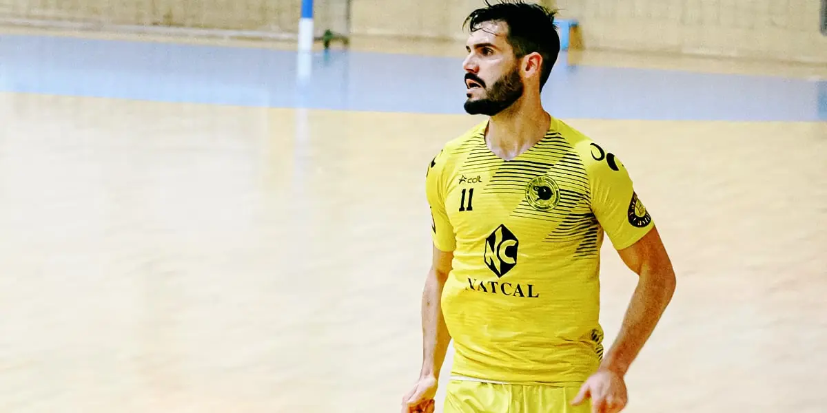 El codiciado p&iacute;vot luso Jo&atilde;o Miguel es el primer fichaje del Aspil-Jumpers Ribera Navarra FS