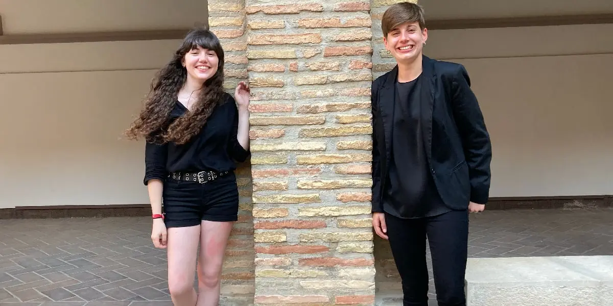 Erika Mensat, a la izquierda, y Paula Adri&aacute;n, a la derecha 1