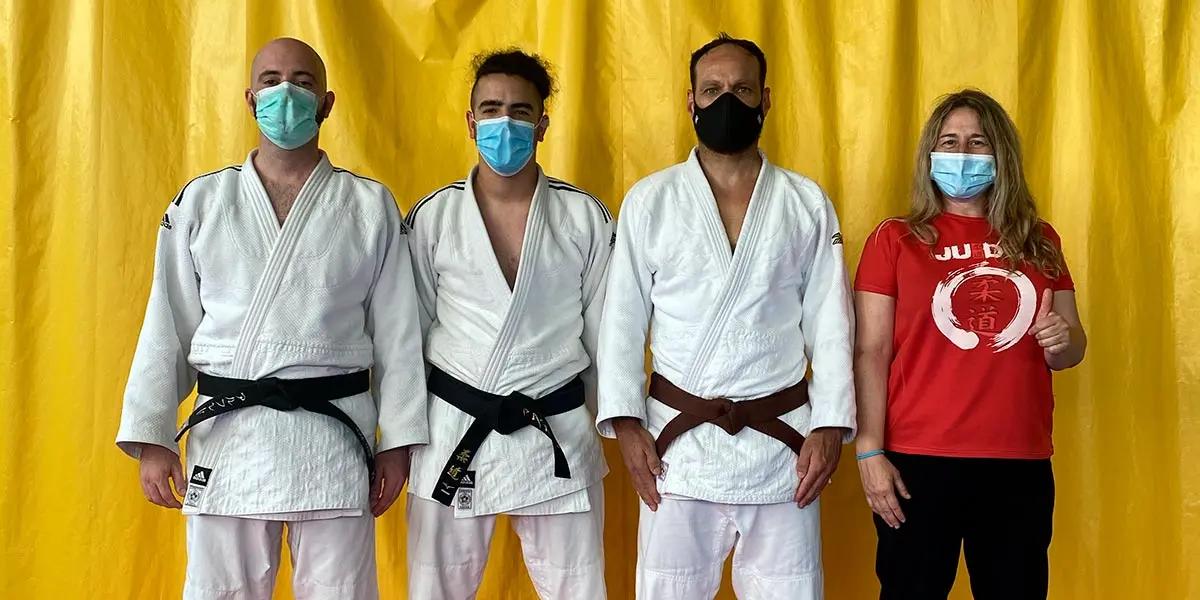 Alfredo Viela, &Oacute;scar P&eacute;rez, Diego Vill&aacute;n y la entrenadora Maika Burgaleta