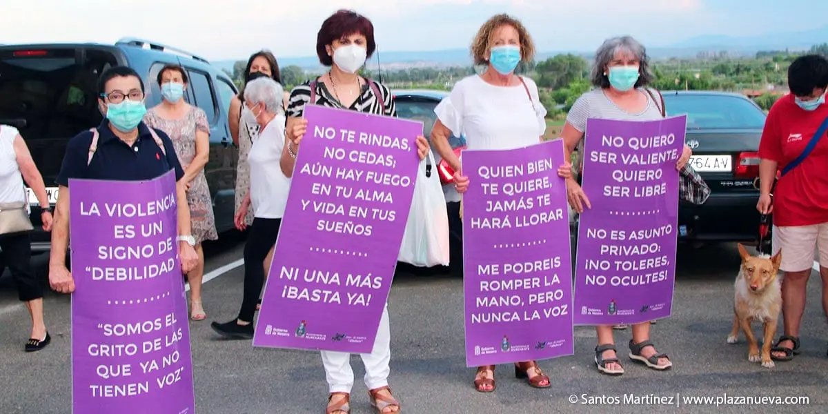 Concentraci&oacute;n violencia machista en Murchante 1