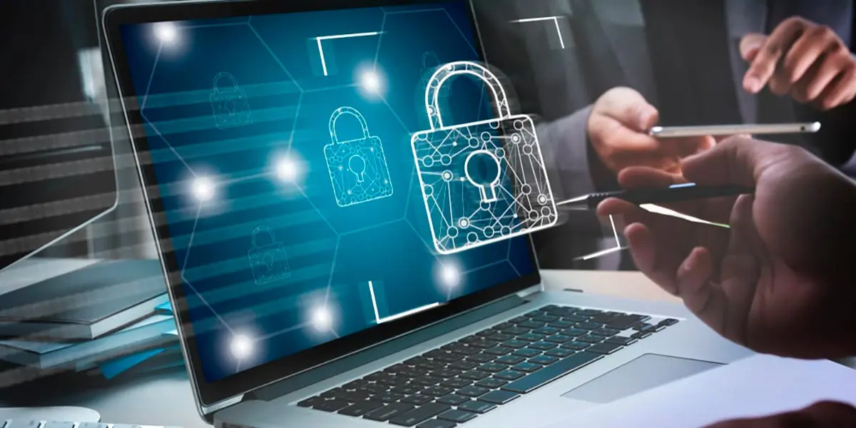 ordenador port&aacute;til seguridad candado confianza