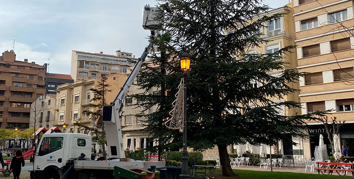 El contrato incluye tambi&eacute;n la nueva iluminaci&oacute;n ornamental Led de la Casa del Reloj, el alumbrado navide&ntilde;o y el Plan Parcial de Gardachales con 815 puntos de luz