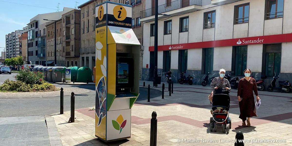 Punto de informaci&oacute;n tur&iacute;stica digital en el Muro de Tudela