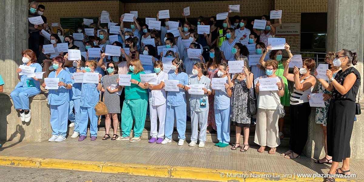Protesta sanitarios en el Hospita Reina Sofía