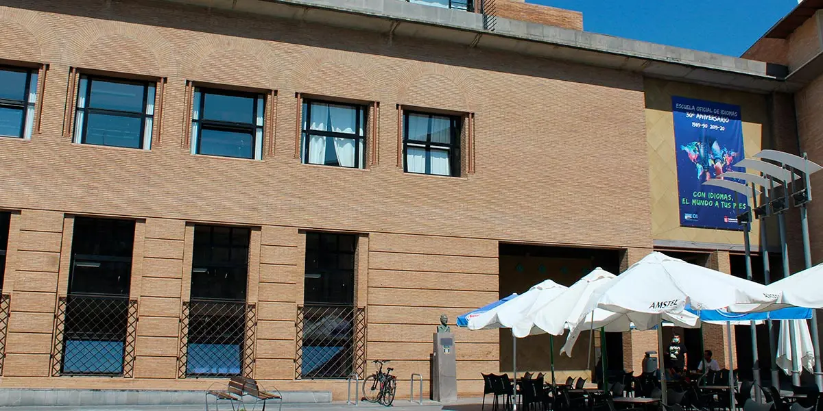 Fachada de la Escuela Oficial de Idiomas de Tudela