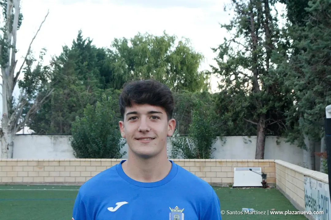 Defensa - Aar&oacute;n Tripiana P&eacute;rez
