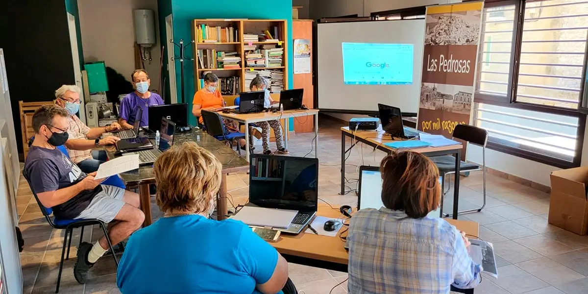 Los cursos de nuevas tecnolog&iacute;as se est&aacute;n realizado en Las Pedrosas