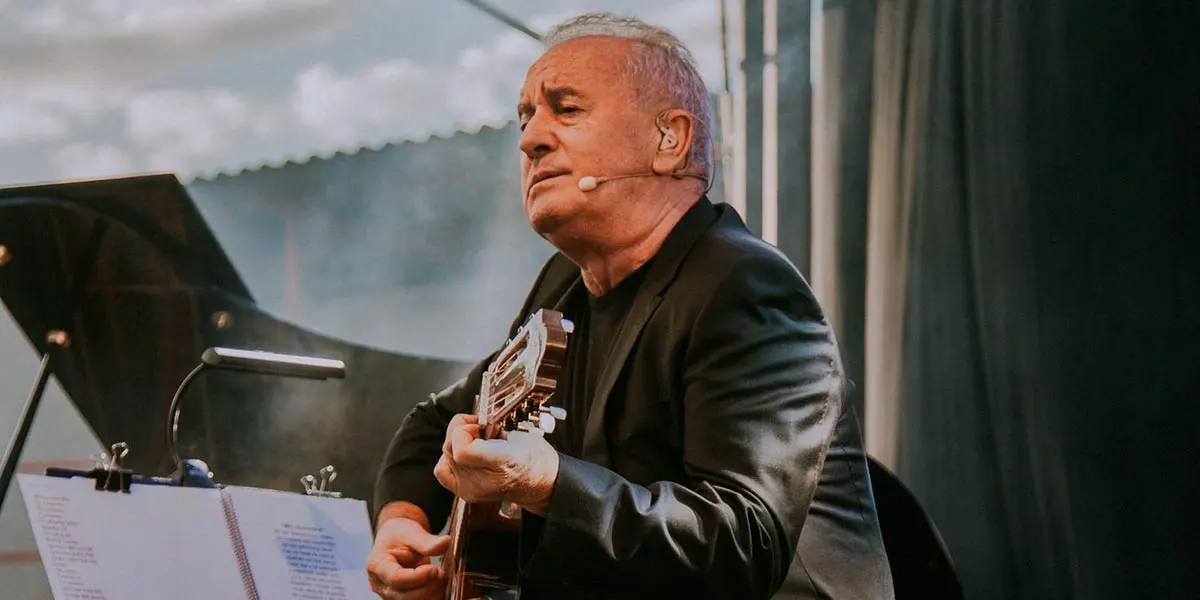 El cantante V&iacute;ctor Manuel durante su actuaci&oacute;n en Fictorium