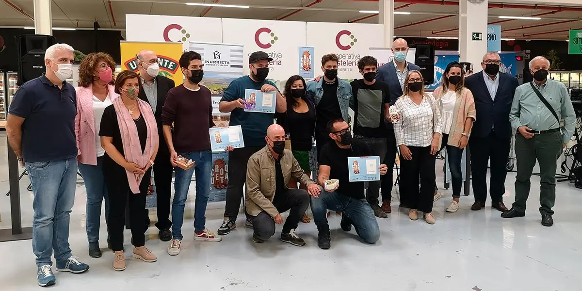 Los ganadores de IV Semana de la Croqueta junto a los organizadores y patrocinadores