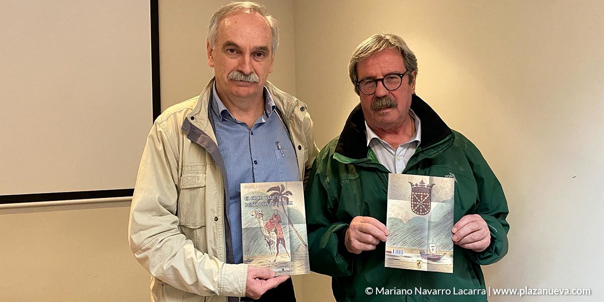 Ángel Rekalde Goikoetxea y Jose Mari Blanzako Sesma con el libro