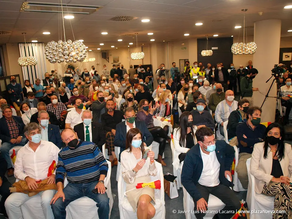 Visita de Macarena Olona (VOX) a Tudela 10