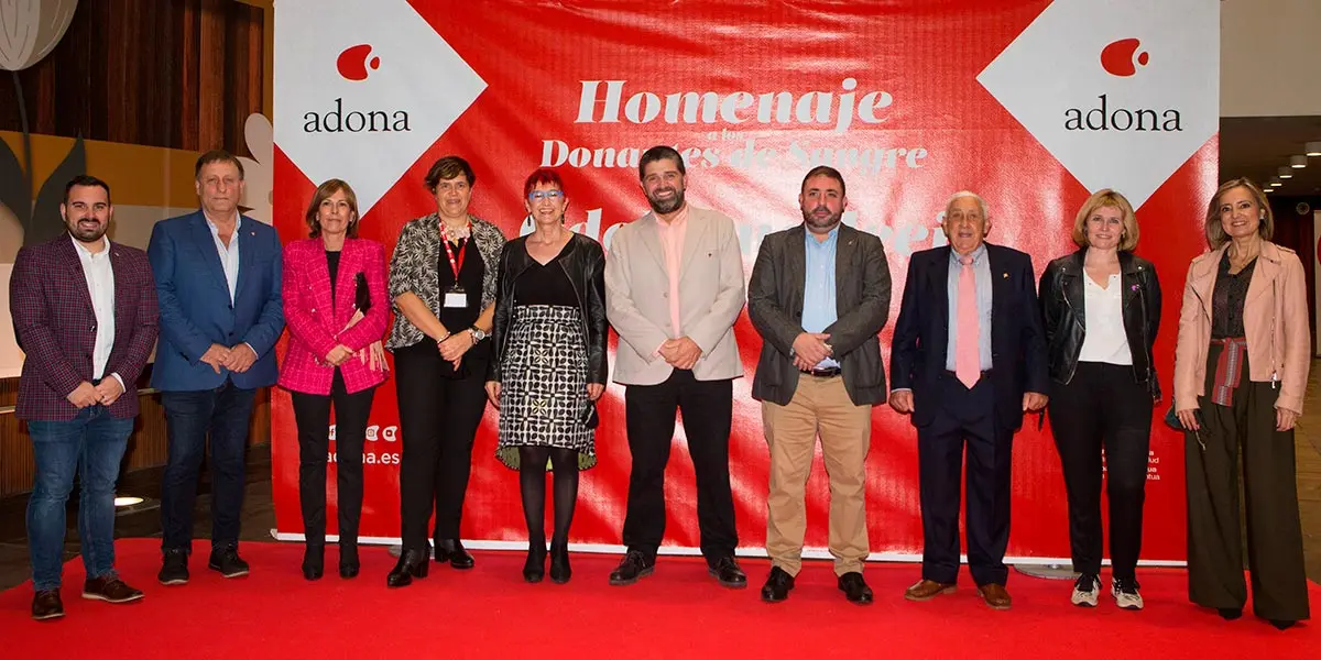 El acto cont&oacute; con la presencia de personalidades como Unai Hualde y Santos Indur&aacute;in