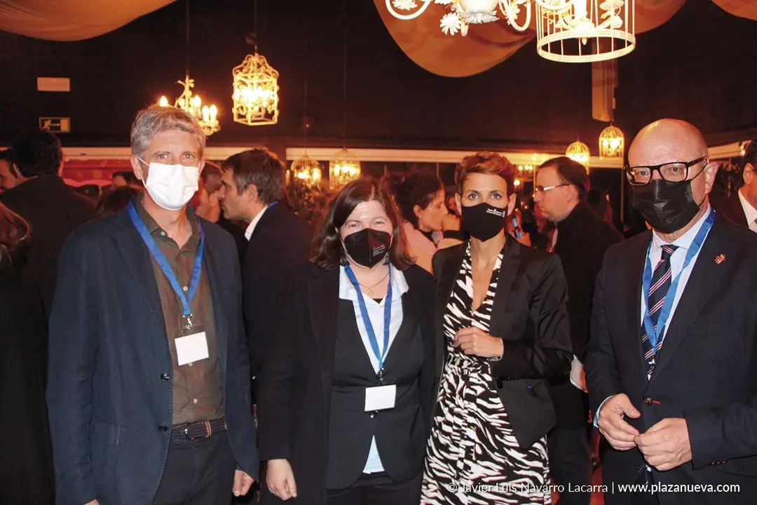 Carlos Ros (Laseme), Mar&iacute;a Luisa Elguea (Laseme), Mar&iacute;a Chivite (Presidenta de Navarra) y Carlos Gimeno (Consejero Educaci&oacute;n)