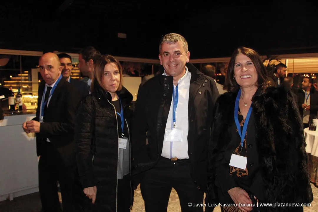 Cristina Irisarri (Arca de No&eacute;), Andr&eacute;s Lamana (Arca de No&eacute;) y Rosa Guerrero (Forjados Orgu&eacute;s)