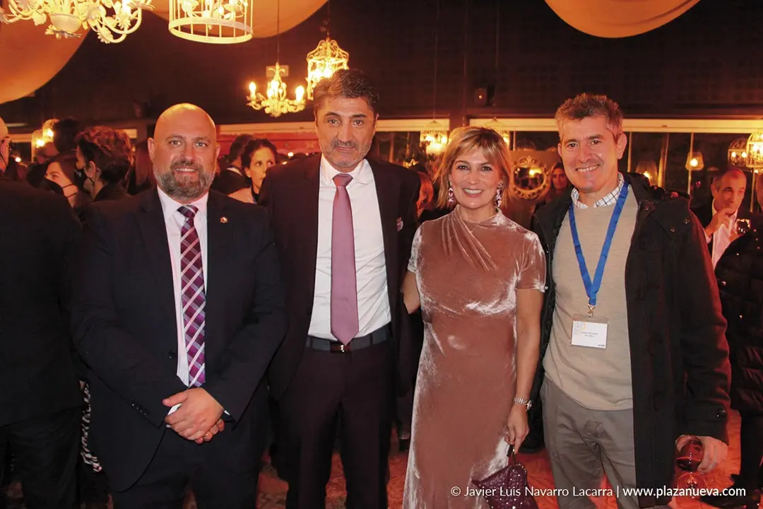 Jos&eacute; Luis Arrasti (Delegado Gobierno de Navarra), Domingo S&aacute;nchez (Presidente AER), Laura Sand&uacute;a (Expresidenta AER) y Eusebio S&aacute;ez (UGT)
