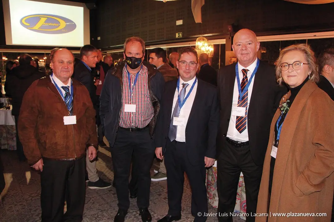 Juli&aacute;n Escribano (Disbaor), Abilio P&oacute;rtoles (Abilio P&oacute;rtoles e hijos), Jos&eacute; Luis Sand&uacute;a (Aceites Sand&uacute;a), Emilio Jim&eacute;nez (Pte. VOX Navarra) y Yolanda Serrano (Viajes Ven Travel)