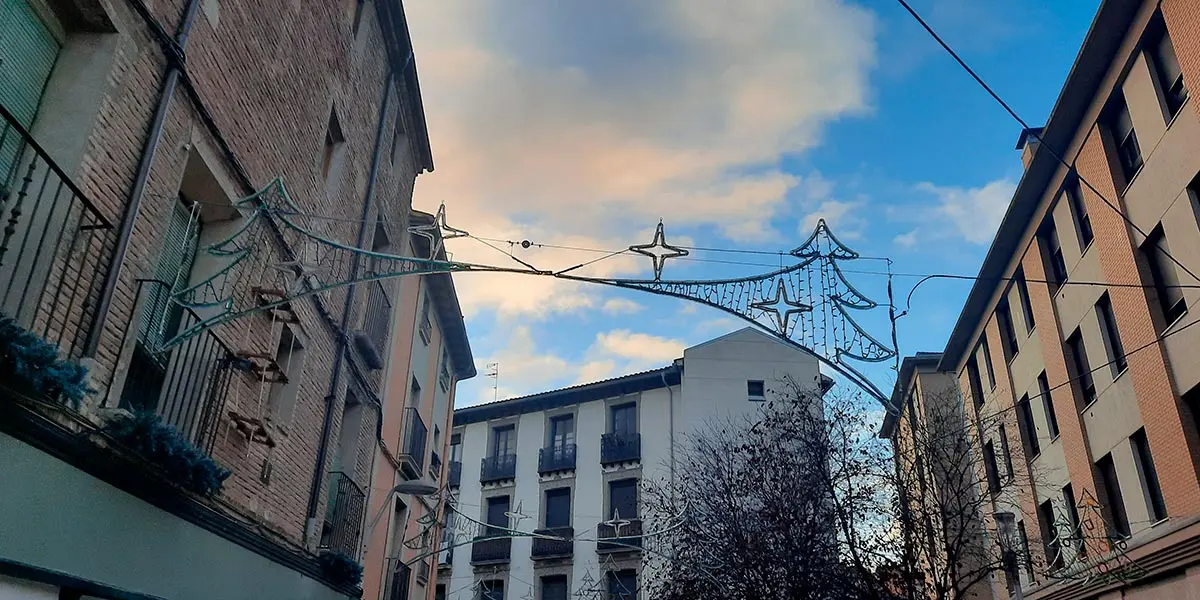 El encendido mostrar&aacute; nuevos elementos lum&iacute;nicos alquilados y otros de nueva adquisici&oacute;n a los que de nuevo se unen los elaborados por la Escuela Taller El Castillo y las residencias