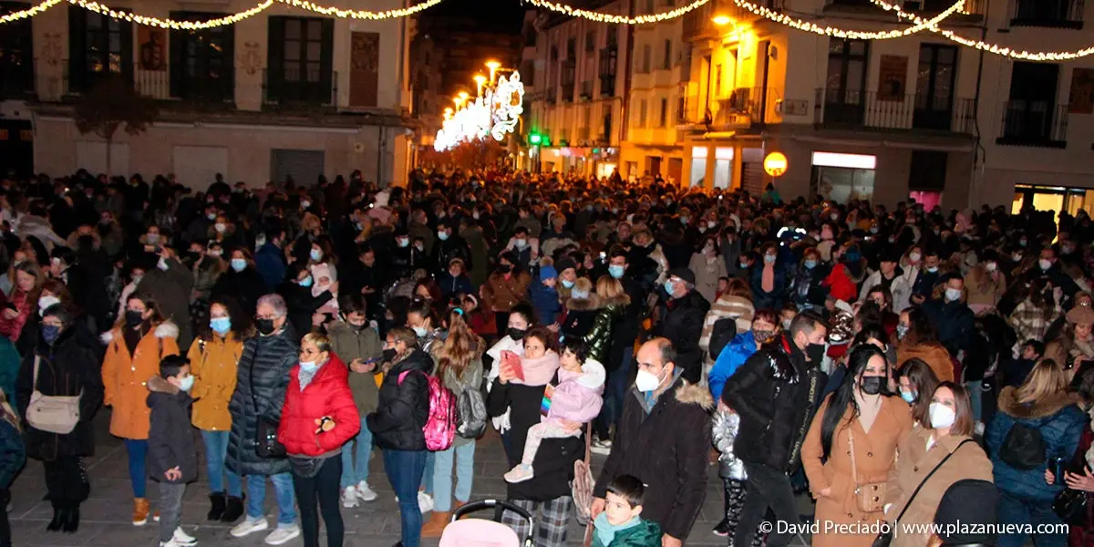 Encendido de luces de Navidad en la plaza de los Fueros 3