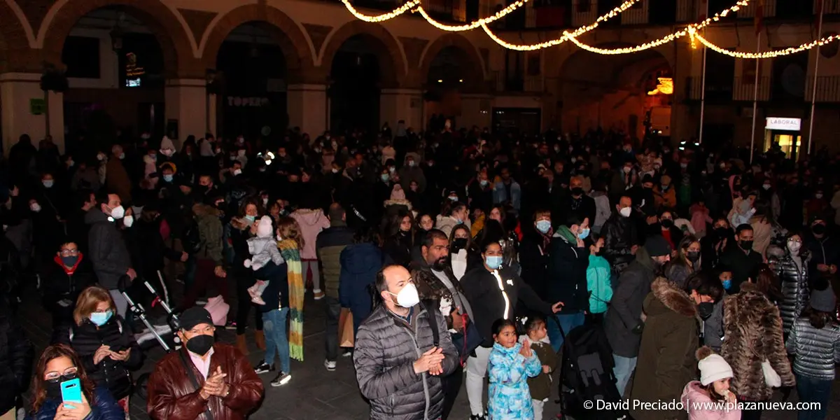 Encendido de luces de Navidad en la plaza de los Fueros 4
