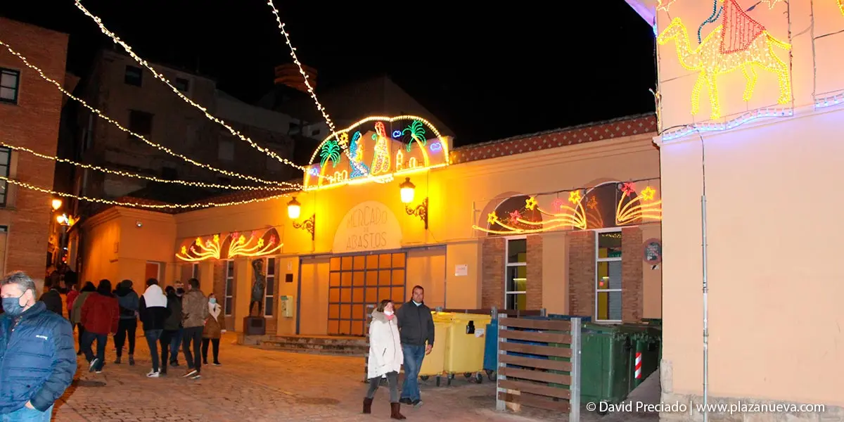Encendido de luces de Navidad en Plaza del Mercado de Abastos