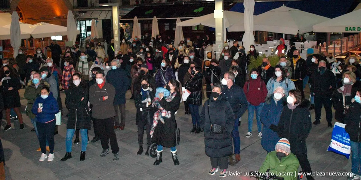 Manifestaci&oacute;n contra el asesinato de Sara Pina en Tudela 6