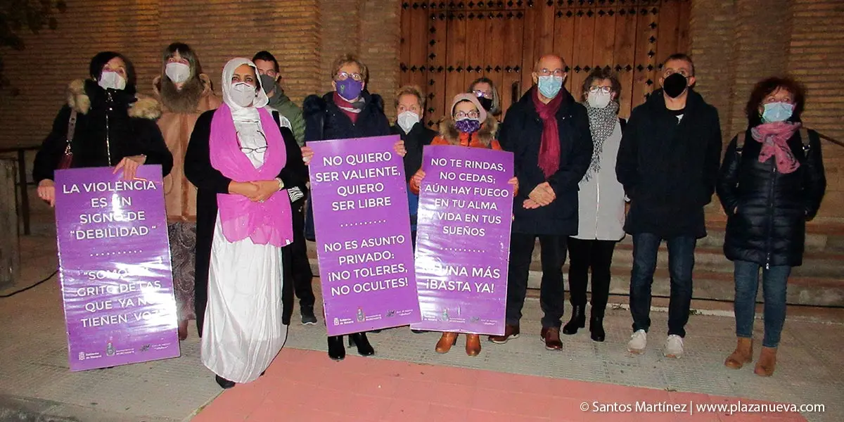 Manifestaci&oacute;n contra el asesinato de Sara Pina en Murchante 1