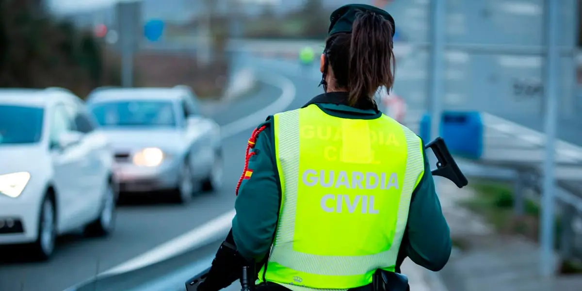 Una agente de la Guardia Civil
