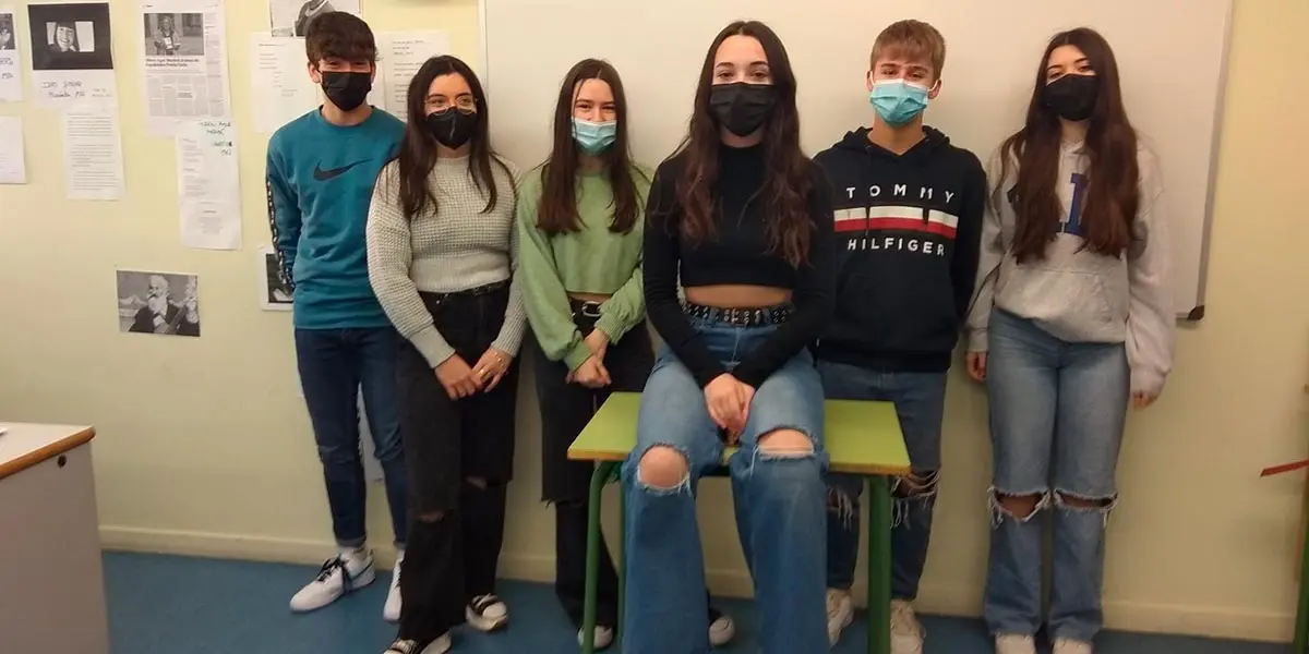 Eva Vidorreta junto a sus compa&ntilde;eros de 4&ordm; ESO de Ikastola Argia