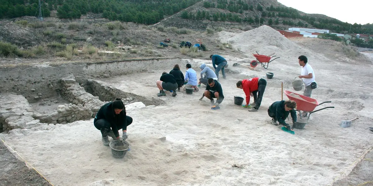 Excavaciones en el Castillo de Vatierra 2