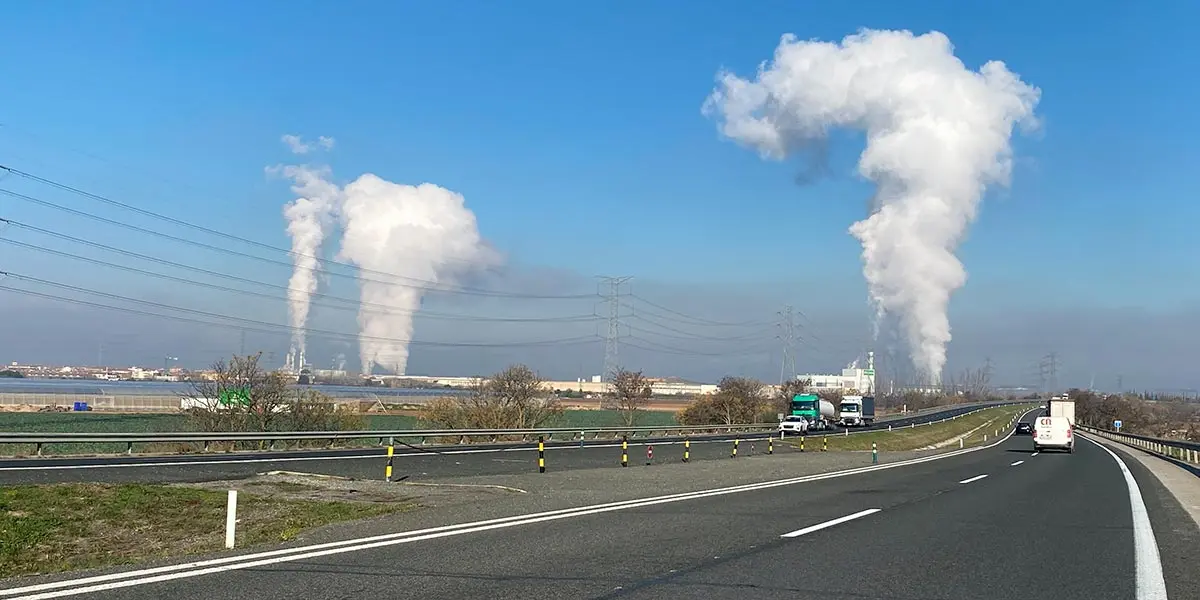 Humo de las Centrales de Ciclo Combinado