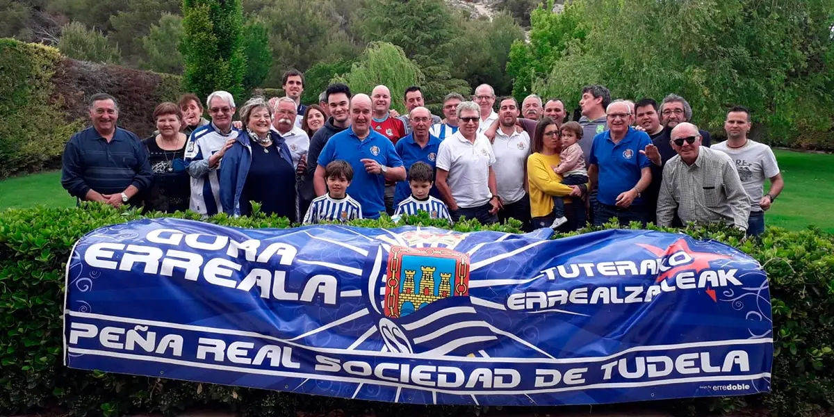Algunos de los miembros de la Pe&ntilde;a Real Sociedad de Tudela