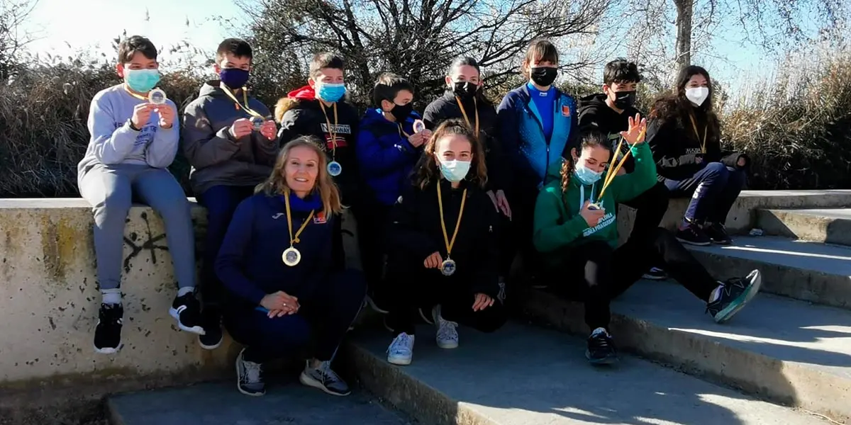 Participantes del Club Ebrokayak en la regata del Campeonato de Arag&oacute;n