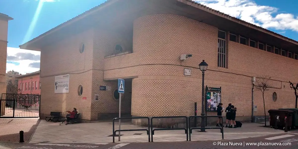 Colegio Elvira Espa&ntilde;a de Tudela habilitado para estacionamiento en las Fiestas de la Verdura