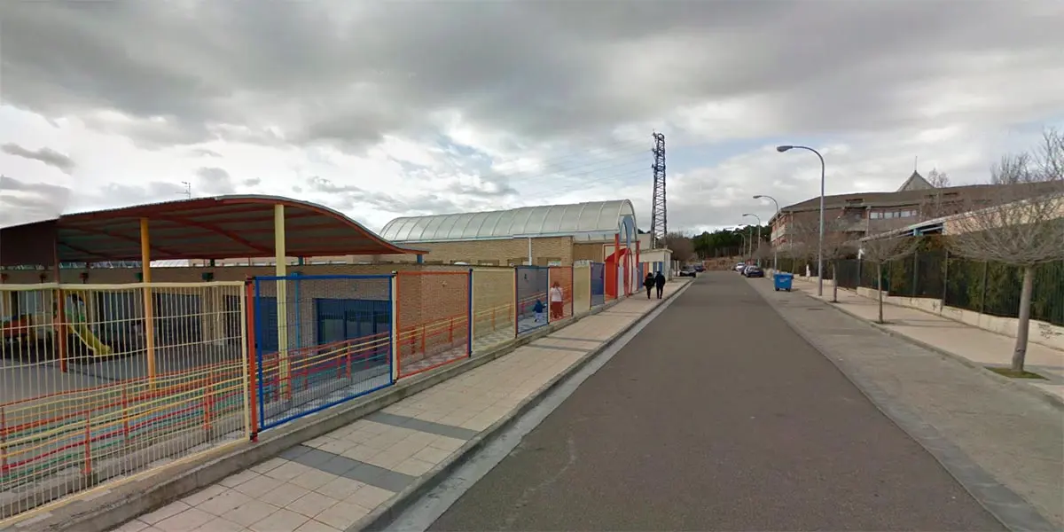 Calle Colegio San Juli&aacute;n entornos escolares seguros