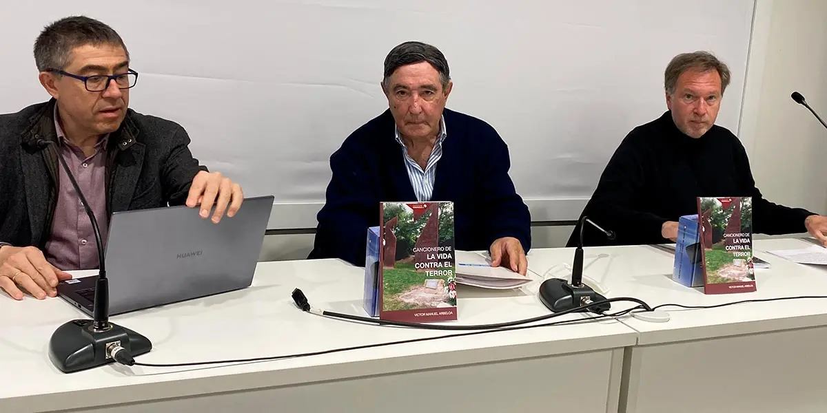 Presentación libro poemas 1