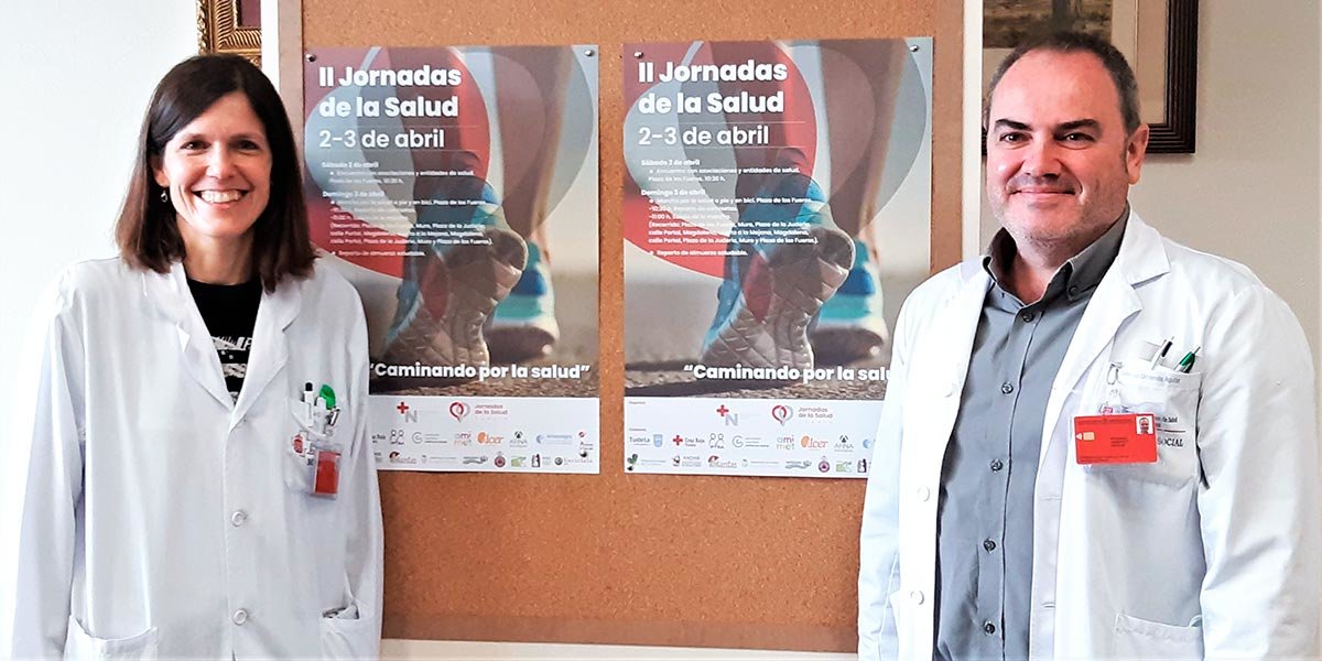 Ana Campillo, gerente del Área de Salud de Tudela, y Santiago Urmeneta, coordinador de Trabajo Social