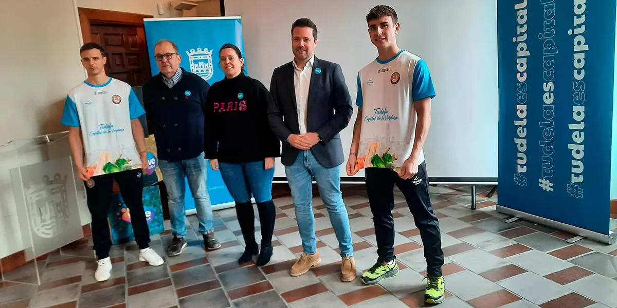 Ha sido presentada por el presidente del club, Alberto Ram&iacute;rez, dos de los capitanes de la formaci&oacute;n, David y Uge, el alcalde de Tudela, Alejandro Toquero y la edil de Comercio, Irune Garc&iacute;a