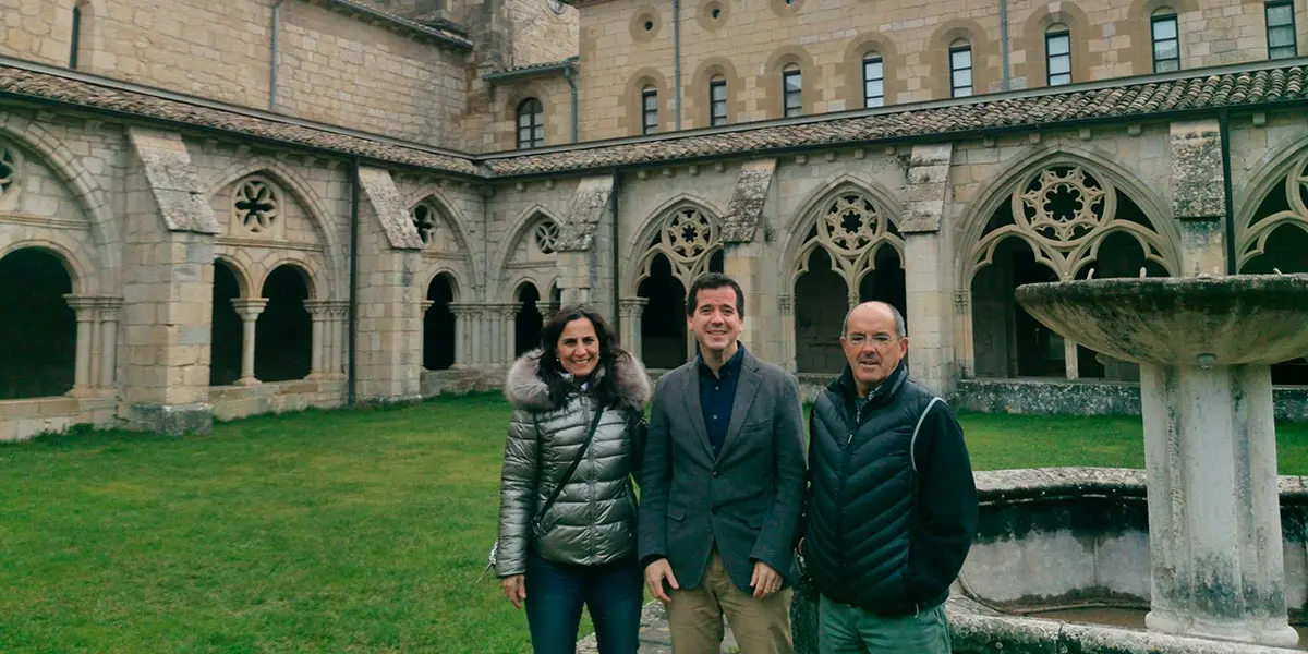 El consejero Irujo junto a Charo Apestegia (gerente de Tierras de Iranzu) y&nbsp;&Aacute;ngel&nbsp;Luis Gonz&aacute;lez Diez (presidente Tierras Iranzu)