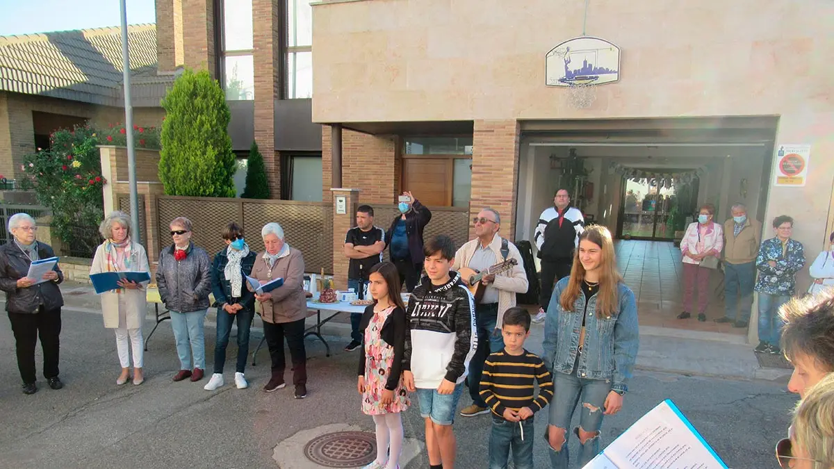 auroros cantando canciones a los comulgantes en Murchante
