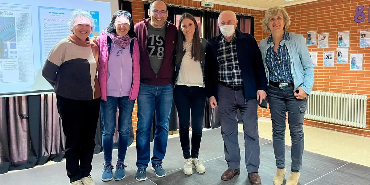 La poeta, Celia Carrasco, en el IES Valle del Ebro
