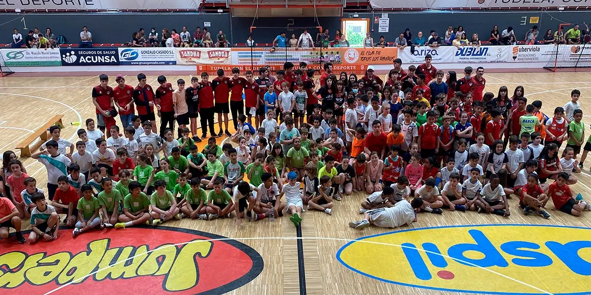 Mini Torneo de Balonmano organizado el 15 de mayo por el Club Bardenas Balonmano