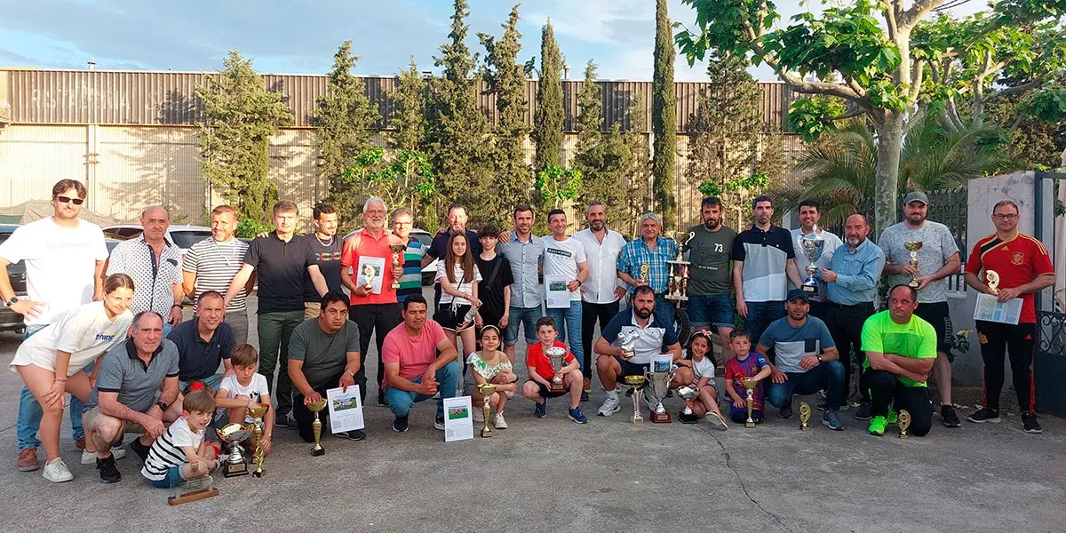 Trofeo de la amistad en su entrega de premios en Fontellas