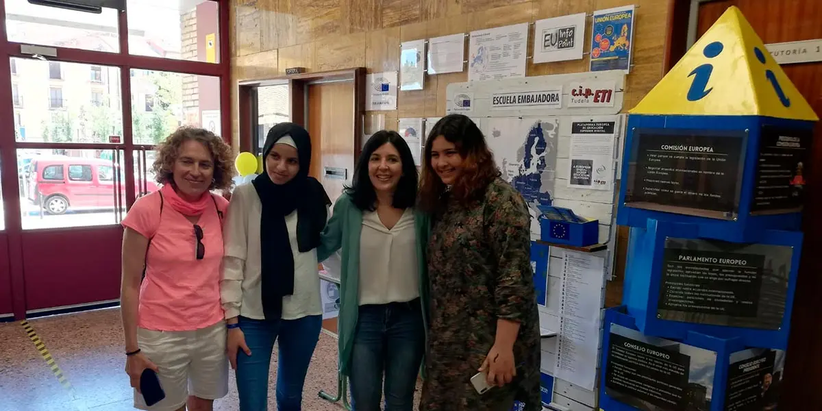 Alumnos de la ETI en las Jornadas Europeas, charla de la eurodiputada Idoia Villanueva