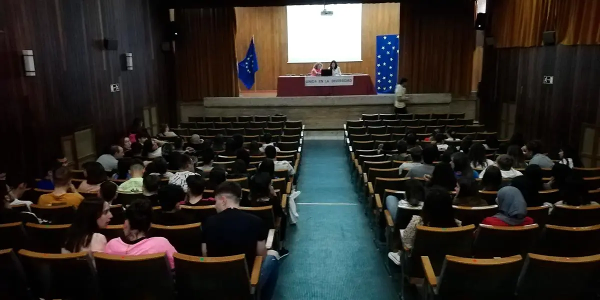 Alumnos de la ETI en las Jornadas Europeas, charla de la eurodiputada Idoia Villanueva